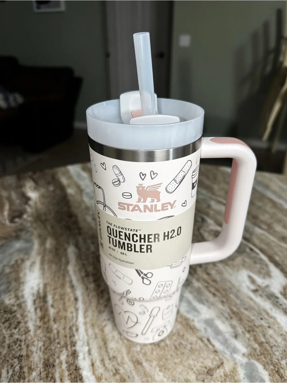 Stanley Quencher H2.0 Tumbler Medical Edition - Light Pink & White Illustrated